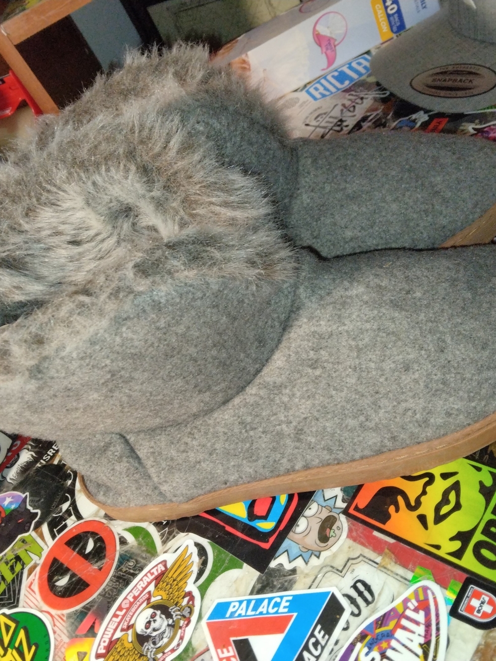 Dearfoams Gray Faux-Fur Cuffed Slippers - Med (7-8)